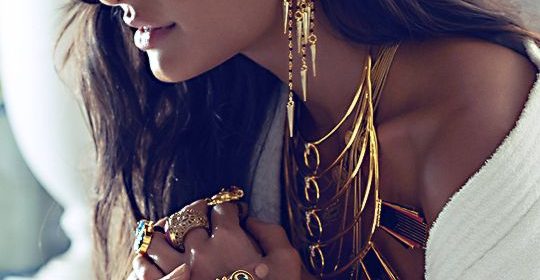 Bague, collier, pendentif… découvrez quel est le bijou qui vous ressemble !